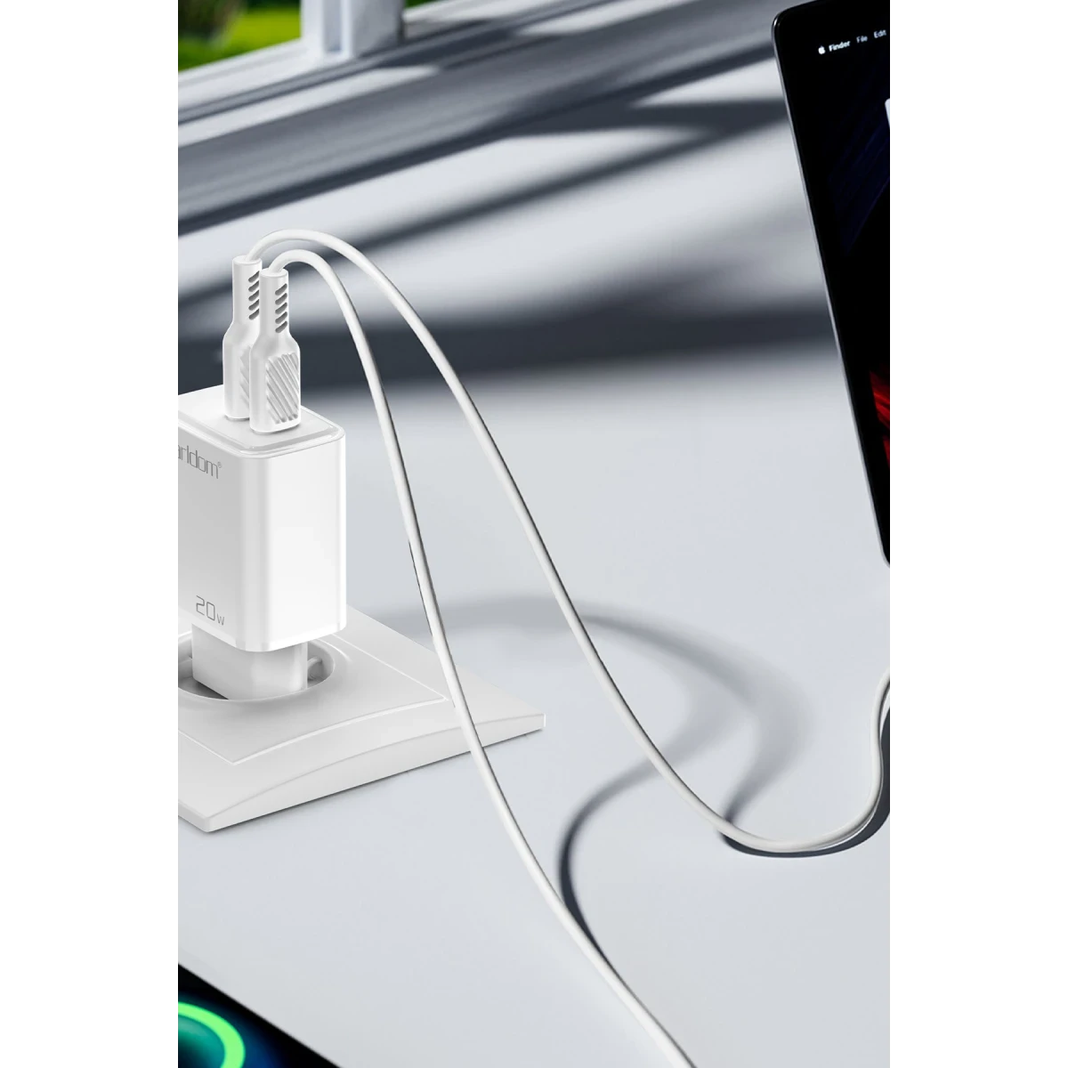 Earldom EU50 20W Type-C ve 20W Lightning Çıkışlı PD Hızlı Şarj Aleti - Beyaz